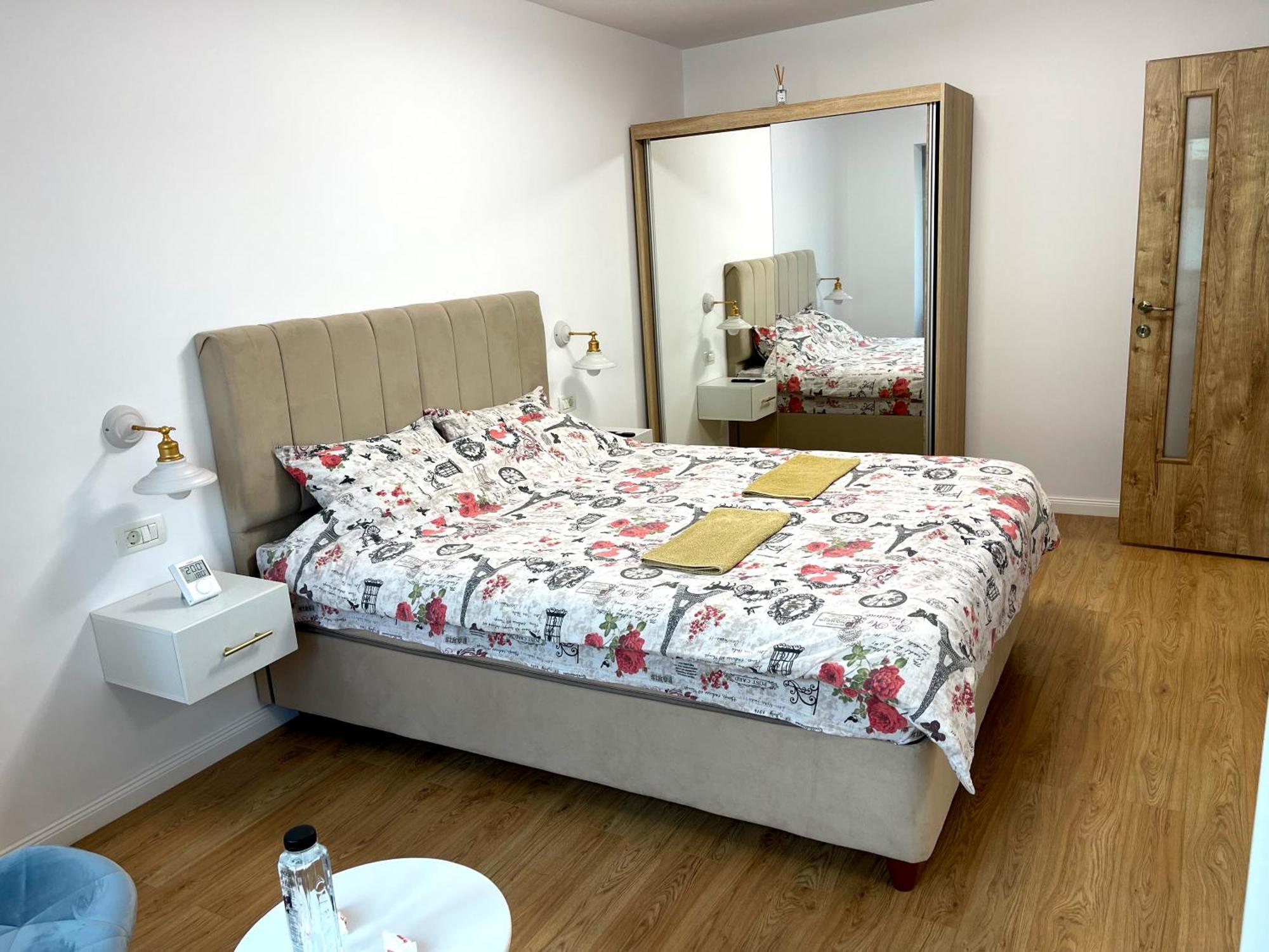 Central Residence Târgu Jiu Zewnętrze zdjęcie